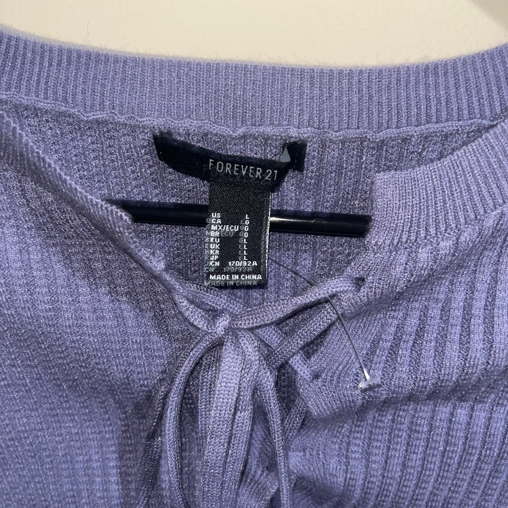Lace up sweater - Picture 2 of 2
